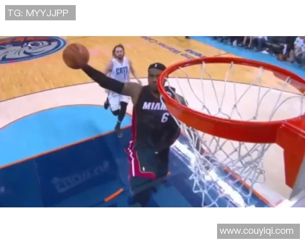 詹姆斯分球 里弗斯一条龙上篮打进