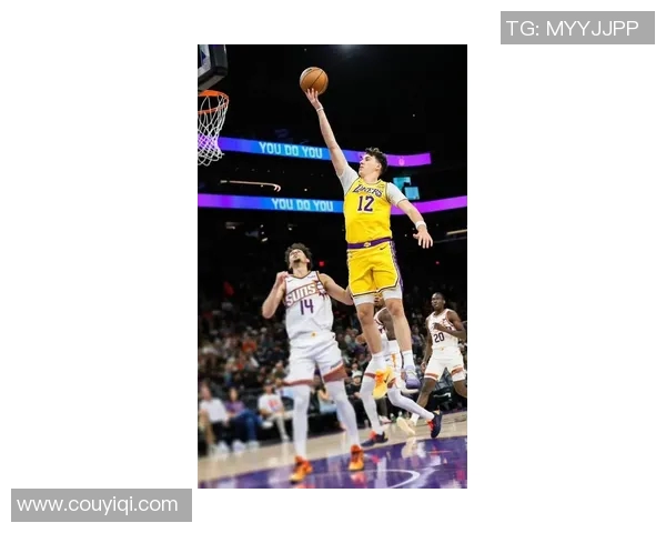 东契奇助攻 里弗斯接球三分飙进 东契奇助攻 里弗斯接球三分飙进