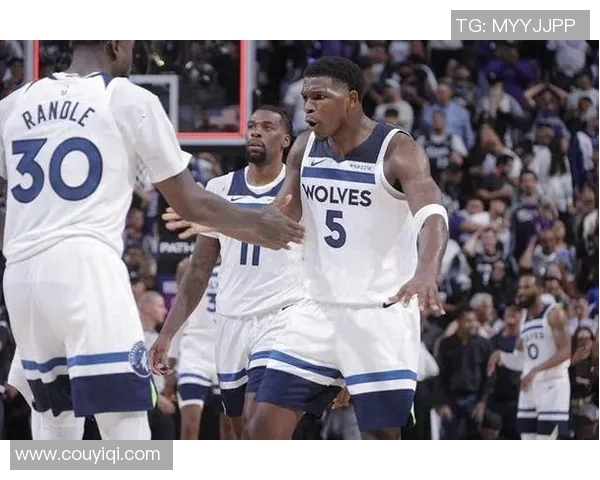 爱德华兹43分 森林狼手握赛点 爱德华兹43分 森林狼手握赛点