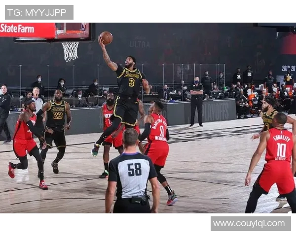 阿瓦激励新秀奎因:失误无需在意,关键抢断锁定胜局 阿瓦激励新秀奎因:失误无需在意,关键抢断锁定胜局